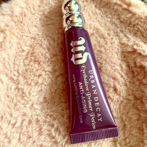 Urban Decay Anti Aging Eyeshadow Primer